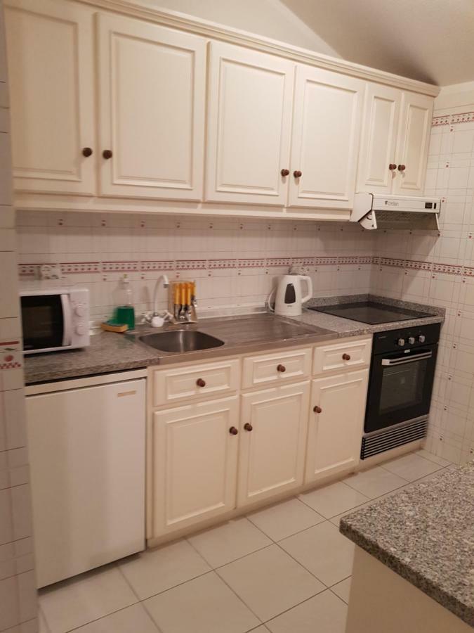 טוריירה Mikes Beach Apartment מראה חיצוני תמונה